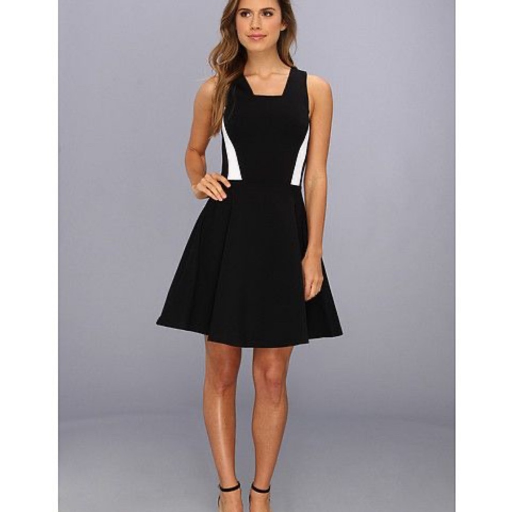 French Connection | Lucy Fit Flare Skater tennis core black white dress